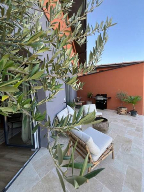 Apartment with the view and private garden